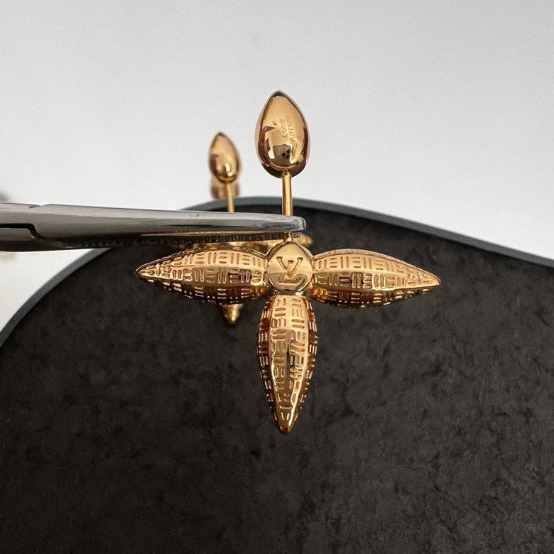 Louis Vuitton Louisette Stud Earrings - 18K Yellow Gold