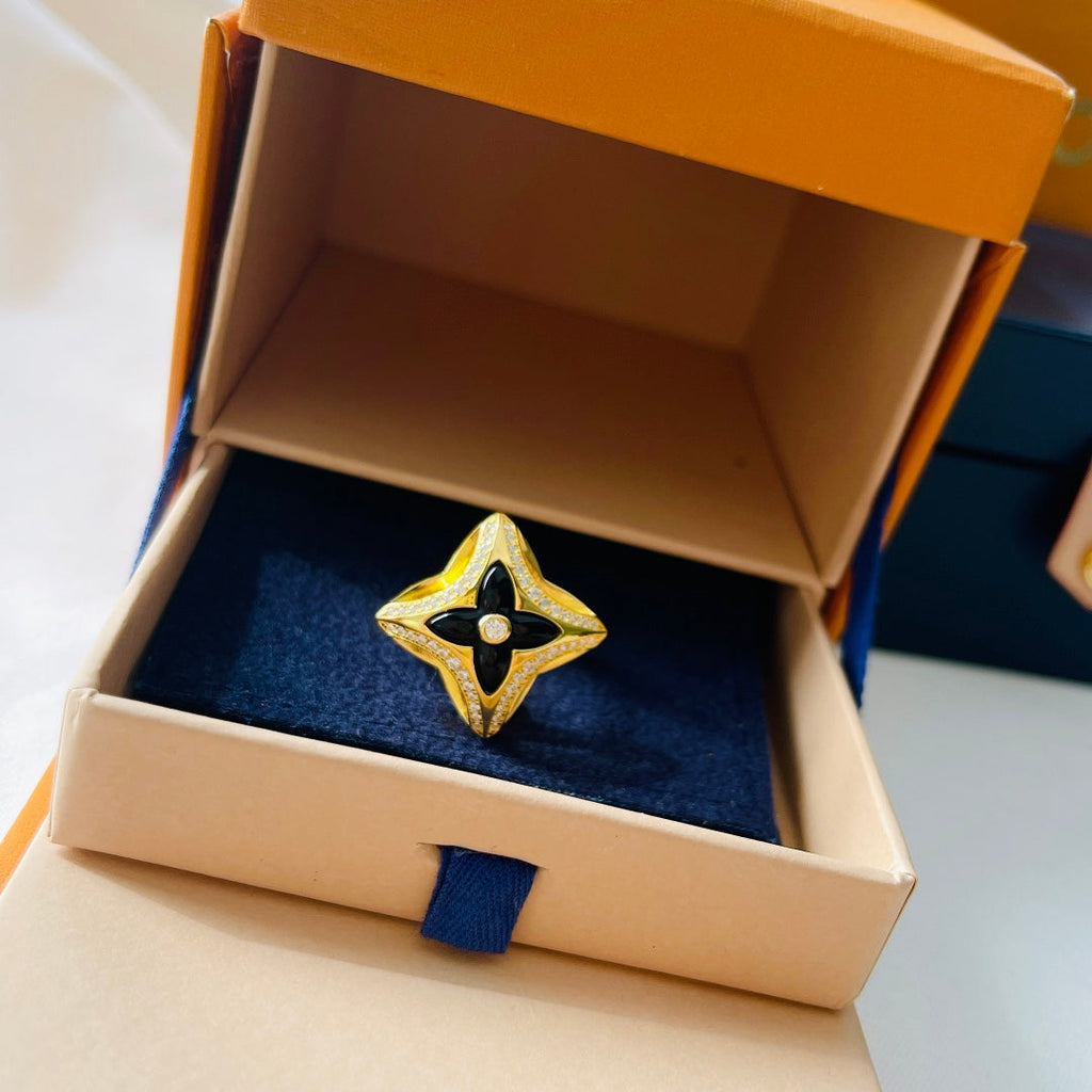 Louis Vuitton Ever Blossom Ring - 18K Yellow Gold