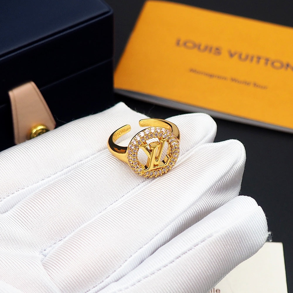 Louis Vuitton Louise Tresor Ring - 18K Yellow Gold