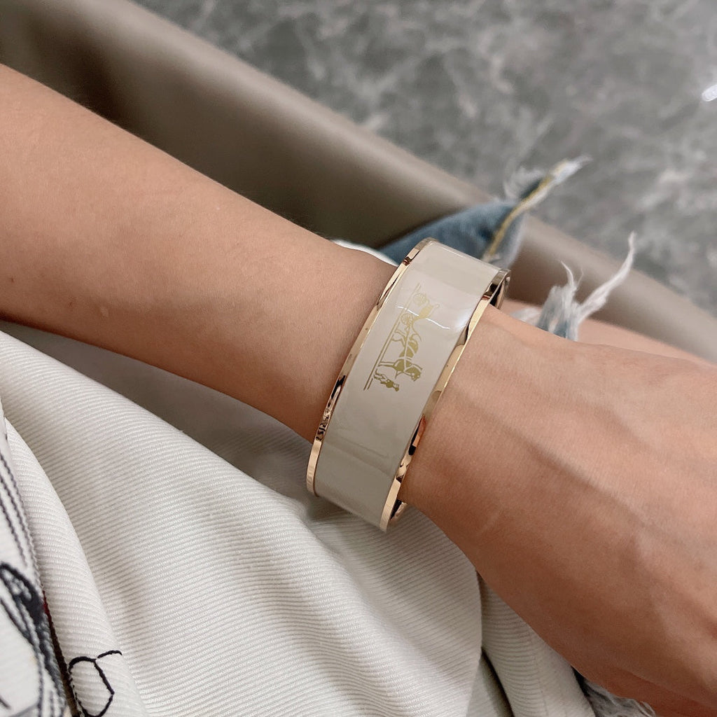 Hermes Enamel Caleche Wide Bangle Bracelet - 18K Yellow Gold