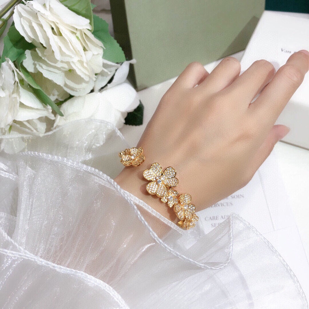Frivole Seven Flowers Diamond Bracelet