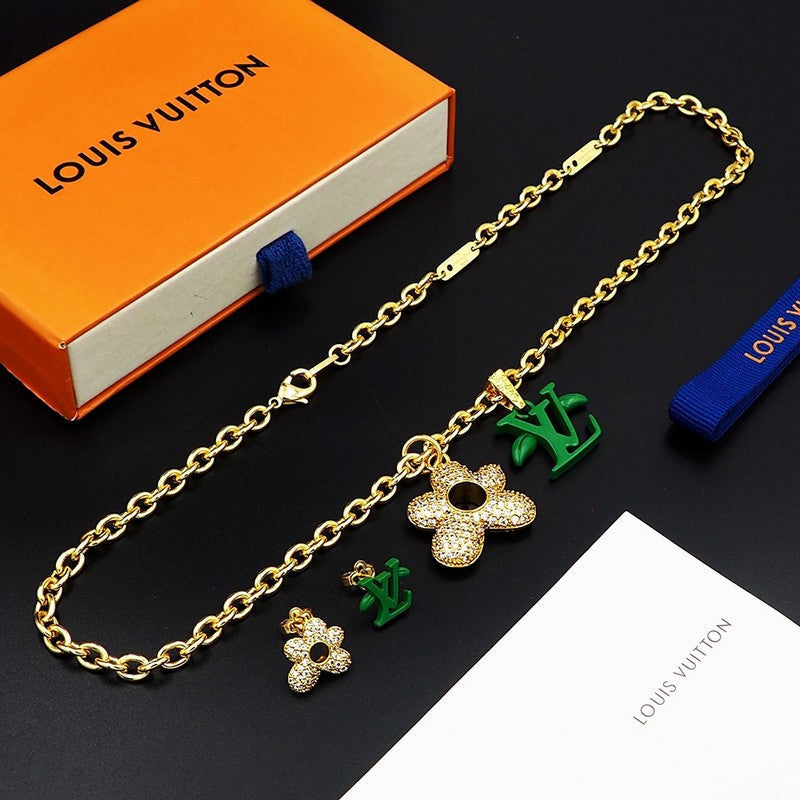 Louis Vuitton Blossom Green Diamond Earrings - 18K Yellow Gold